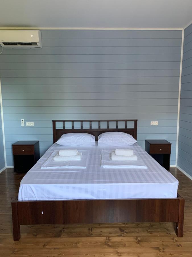 Акватика Hotel Pitsoenda Buitenkant foto