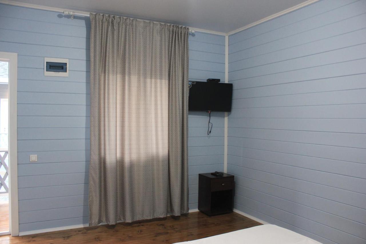 Акватика Hotel Pitsoenda Buitenkant foto